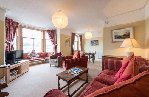 Deganwy Apartment | Glorious Views And Elegant Comfort In One Of North Wales's Best Kept Secrets.
