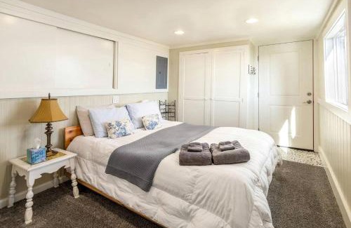 Freeland House | Glorious Whidbey Island Accommodation on Double Bluff Beach
