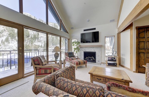 Salt Lake Mountain Resorts House | Glory Gulch Haven - ski-in/out to Alta