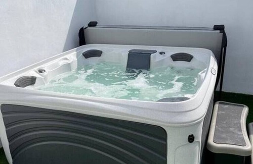 Cheltenham House | Gloucester Place Townhouse + Hot Tub