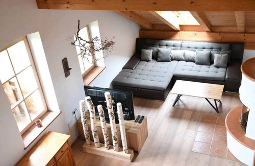 Saaldorf-Surheim Apartment | Glück vacation apartment, 110 m², with gallery and mountain view