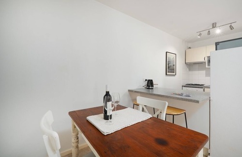 Mosman Park Apartment | Glyde Street Retreat – Stylish 1BR Apartment in Central Mosman Park