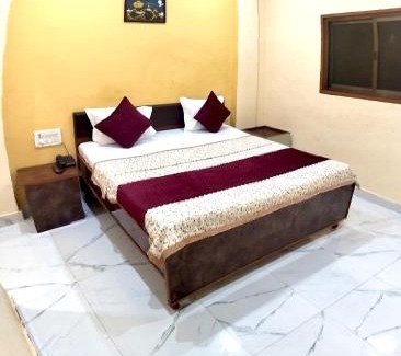 Varanasi House | GM P Guest House