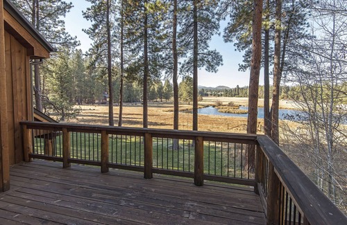 Sisters House | GM167 | Stunning,Luxury Log Home with enough room for the entire family.
