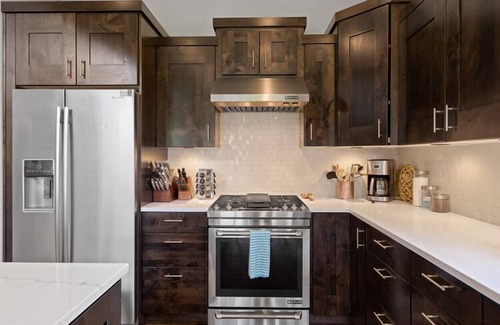 Bend House | Gnarnia - Closest to Mt. Bachelor! 5BR/3.5BA, Jacuzzi