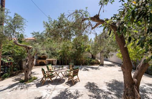 Dorida House | GnF Family Beach House - salty air & slow days