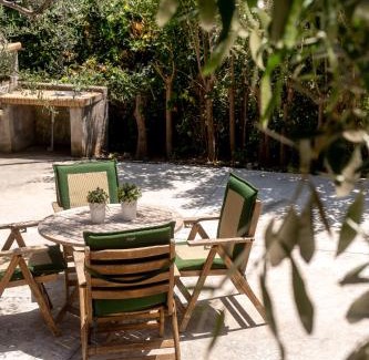 Dorida House | GnF Family Beach House - salty air & slow days