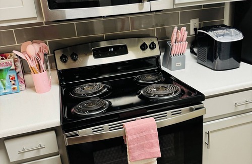 Paradise Apartment | GNO House/9 mins to Strip/Complementary Champagne