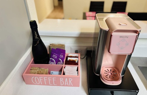 Paradise Apartment | GNO House/9 mins to Strip/Complementary Champagne