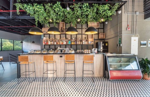 La Aguacatala Apartment | Go Living 1319 · Modern Loft near Milla de Oro w/AC by HOUSY HOST