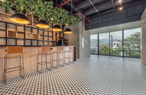 La Aguacatala Apartment | Go Living 1402 · Amazing city view in El Poblado, AC, GYM & co-work