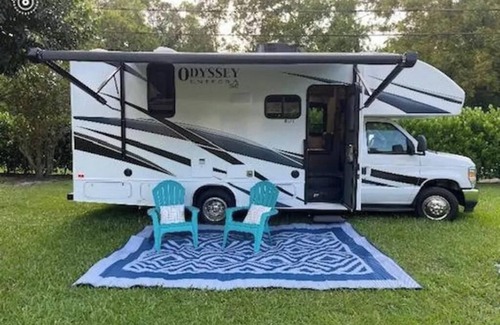 Jupiter Farms House | Go on a American Odyssey! 24' and easy to handle SE Class C