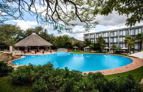 Maseru Apartment | Go on a Safari in South Africa! Onsite Pool & Parking, Near Maseru Golf Course