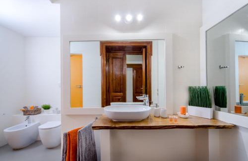 Naples City Centre Apartment | GOCCE VILLAS - Casa Frangiò Modern Apartment Historical Centre