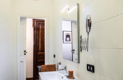 Naples City Centre Apartment | GOCCE VILLAS - Casa Frangiò Modern Apartment Historical Centre