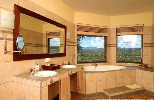 Windhoek Cabin | Gocheganas Lodge