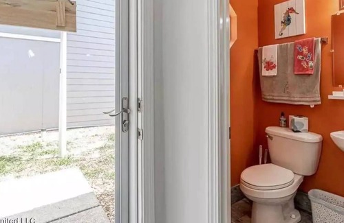 Biloxi Condo | Goin’ Coastal- 2 Bedroom Condo Steps to the Beach!