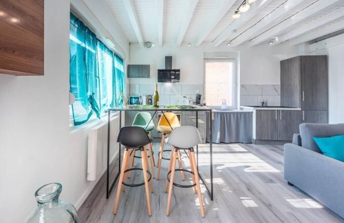 Golbey Apartment | Golbey Evasion apartment with suspended terrace