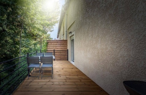 Golbey Apartment | Golbey Evasion apartment with suspended terrace