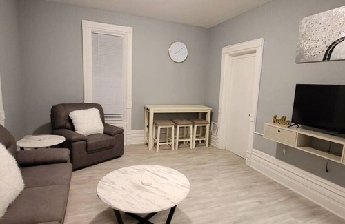 Grand Rapids Apartment | Gold 1 · Retreat Suite 2