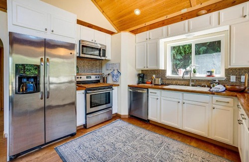 Gold Beach House | Gold Beach Vacation Rental Close to Beaches!