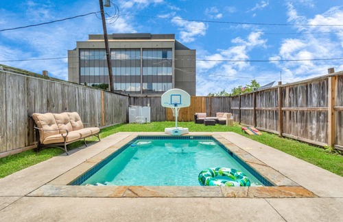 Woodlake - Briar Meadow House | Gold&Brown Oasis/Pool/BigSuites/Sleep 12/Galleria