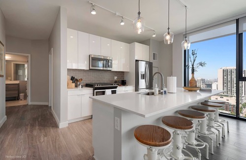 Near North Side Apartment | Gold Coast Gem: A 2BR Sanctuary w/Stunning Views