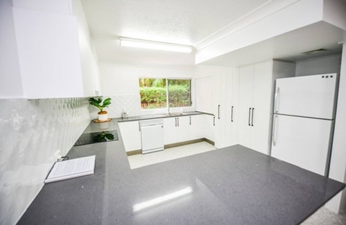 Broadbeach Waters Apartment | Gold Coast Ground Floor Unit- Close to Beach, Casino, GCCEC