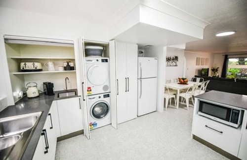 Broadbeach Waters Apartment | Gold Coast Ground Floor Unit- Close to Beach, Casino, GCCEC