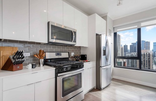 Near North Side Apartment | Gold Coast Luxury: 2BR with Sweeping City Vistas
