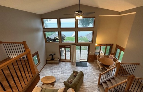 Forest Lake House | Gold Goast - North Shore Trail 3-bedroom on 1st Lake of Forest Lake