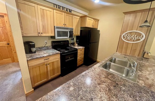 Hill City House | Gold Pan Hideaway