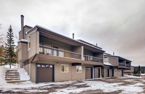 Baldy Mountain Resort | Gold Point Resort 3-Bedroom - Amazing View - Pet Friendly Breckenridge Lodging.