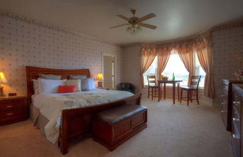 Cripple Creek Bed & Breakfast | Gold Strike Inn Beautiful, luxurious and completely renovated Victorian mansion