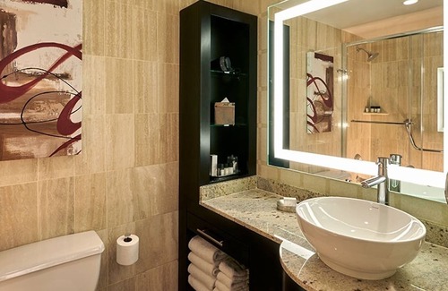 Sunrise Manor Hotel | Gold Tower - Luxury King Unit at Golden Nugget Las Vegas! Pools, Pet-friendly!
