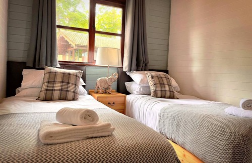 Llanybri House | Goldcrest 3 -Hot Tub-Woodland Lodges-Carmarthenshire-Tenby