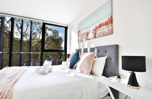 Greater Johannesburg Metropolitan Area Apartment | golden apartment
