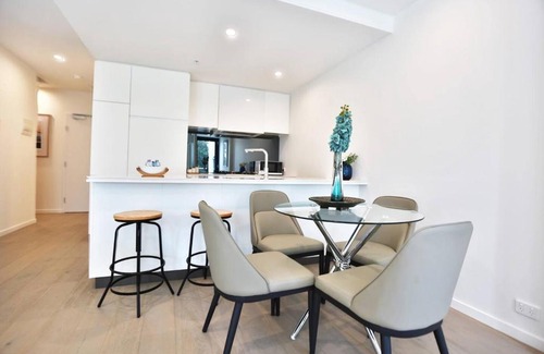 Greater Johannesburg Metropolitan Area Apartment | golden apartment