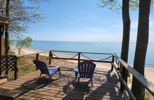 Harbor Springs House | Golden Beach Cottage