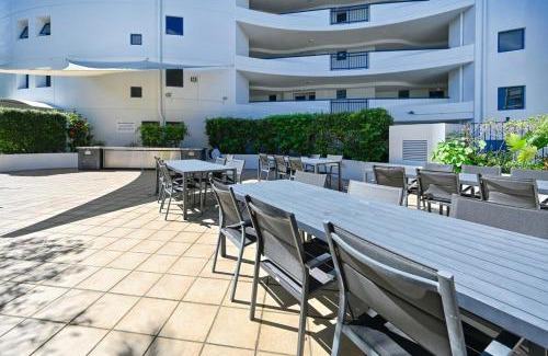 Golden Beach Apartment | Golden Beach Ocean Views, Passage at your Doorstep