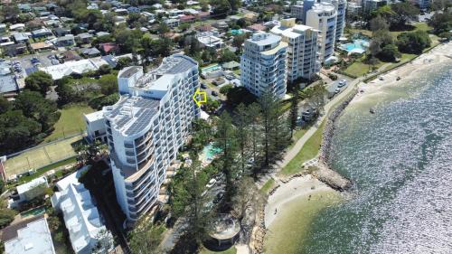 Golden Beach Apartment | Golden Beach Ocean Views, Passage at your Doorstep