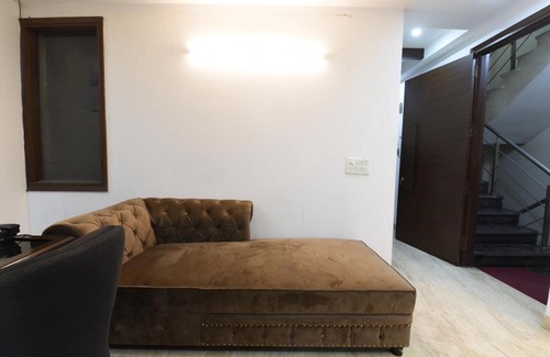 South Extension House | Golden Bed and Breakfast- High Quality Rooms in South Ex-1 D Block