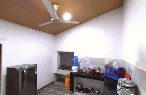 Attikulama House | Golden bond Family Resort