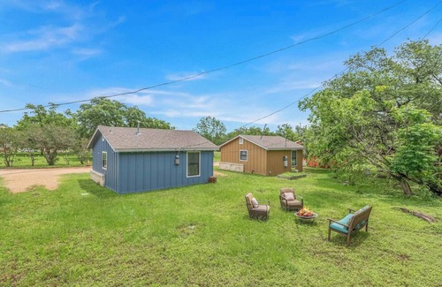 West Park Cottage | Golden Cottage ~ .5 mile to A&M