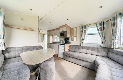 Hayling Island Cottage | GOLDEN DUNE - HAYLING ISLAND in Hayling Island Holiday Park
