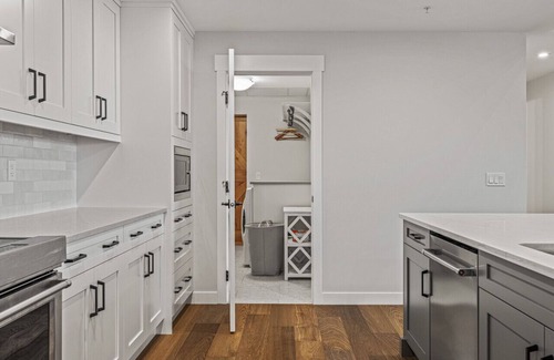 Canmore Condo | Golden Eagle's Nest, Nest in the Rockies