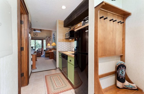 Purgatory Condo | Golden Feather Getaway (#552) |Near Ski - Deck - Golf/AC/Pool/Hot Tub