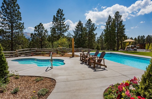 Purgatory Condo | Golden Feather Getaway (#552) |Near Ski - Deck - Golf/AC/Pool/Hot Tub