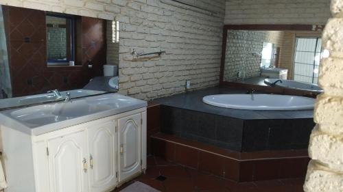 Mahikeng House | Golden Gate Guest House
