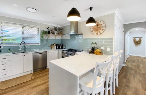 Golden Beach House | Golden Getaway 3 Bedroom Home in Golden Beach